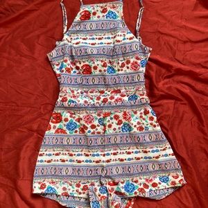 Gorgeous floral jumper with tie in the back